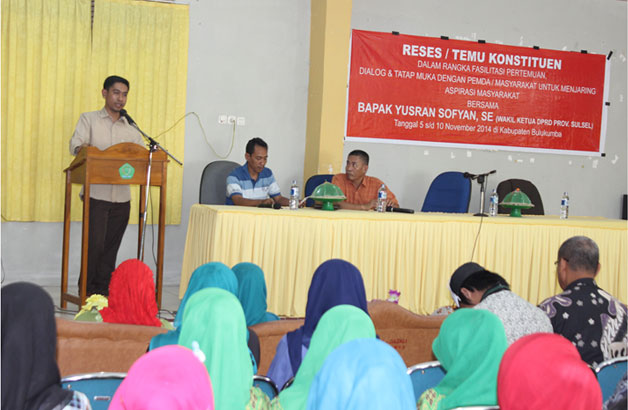 Kegiatan bongkar muat barang kirima23 